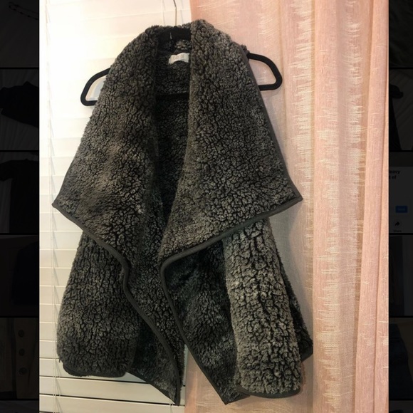 Fluffy Vest - Picture 1 of 1
